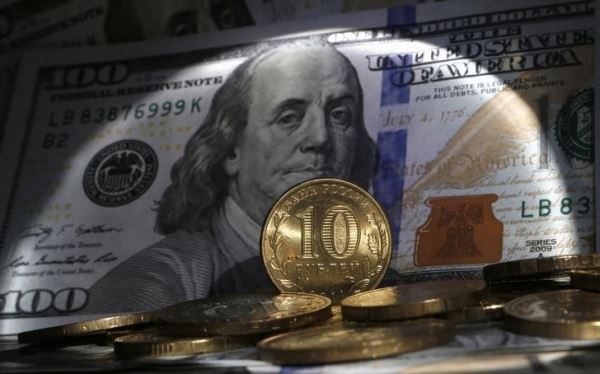 Курс доллара впервые с мая превысил 69 рублей
