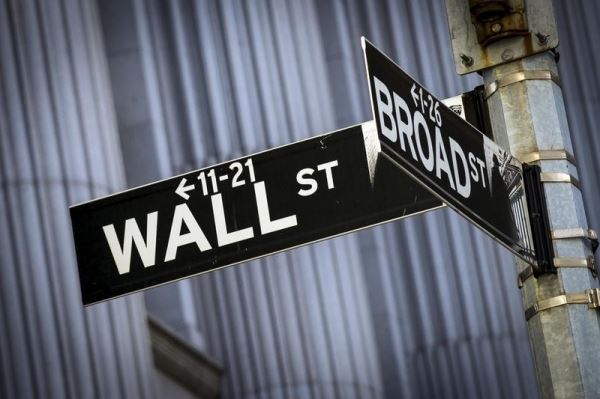 Рынок акций США закрылся падением, Dow Jones снизился на 2,25%