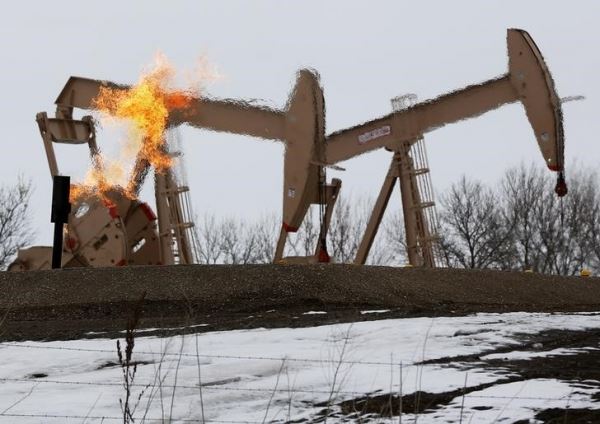 Стоимость нефти Urals упала ниже введенного ЕС потолка цен
