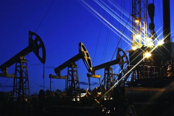 МЭА повысило прогноз роста спроса на нефть в 2023 году на 1,7 млн баррелей в сутки 