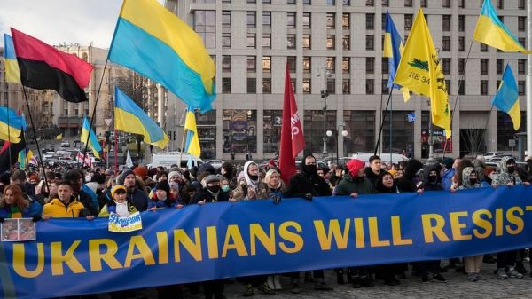 «Не согласован с международным правом и Конституцией»: на что направлен закон о защите нацменьшинств на Украине