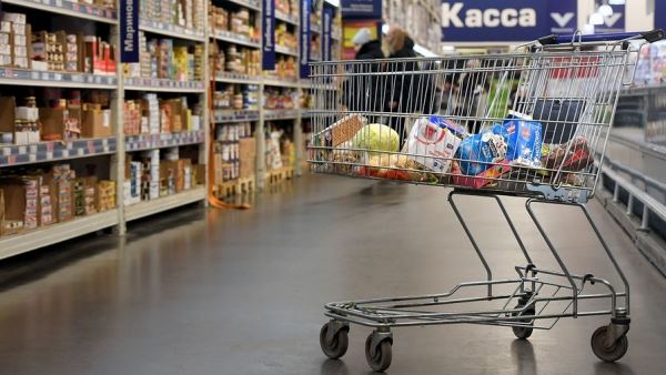 NielsenIQ: россияне стали массово отказываться от покупки готовых блюд из-за стремления сэкономить 
