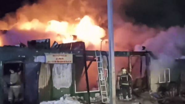 Разбор завалов продолжается: 20 человек погибли при пожаре в незаконном доме престарелых в Кемерове