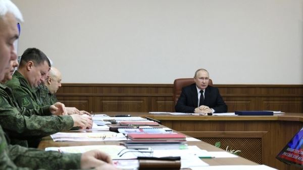 Совещание и встречи с командующими: Путин в ходе визита в штаб СВО заслушал предложения о планах дальнейших действий