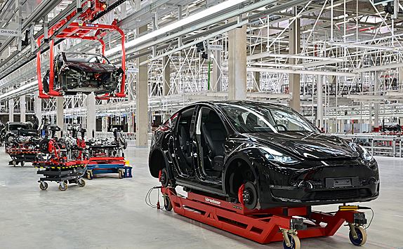 Tesla приостановила производство на своем заводе Giga в Шанхае