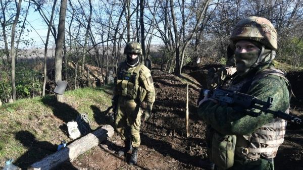 «В ходе наступательных действий»: российские ВС заняли новые господствующие высоты и рубежи на Донецком направлении
