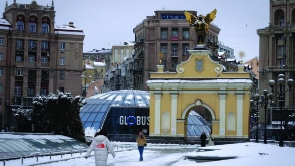 «В Шевченковском районе»: украинские СМИ сообщают о взрывах в центре Киева