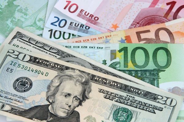 Аналитик Самиев заявил, что рассчитывать на укрепление курса доллара и евро пока рано 
